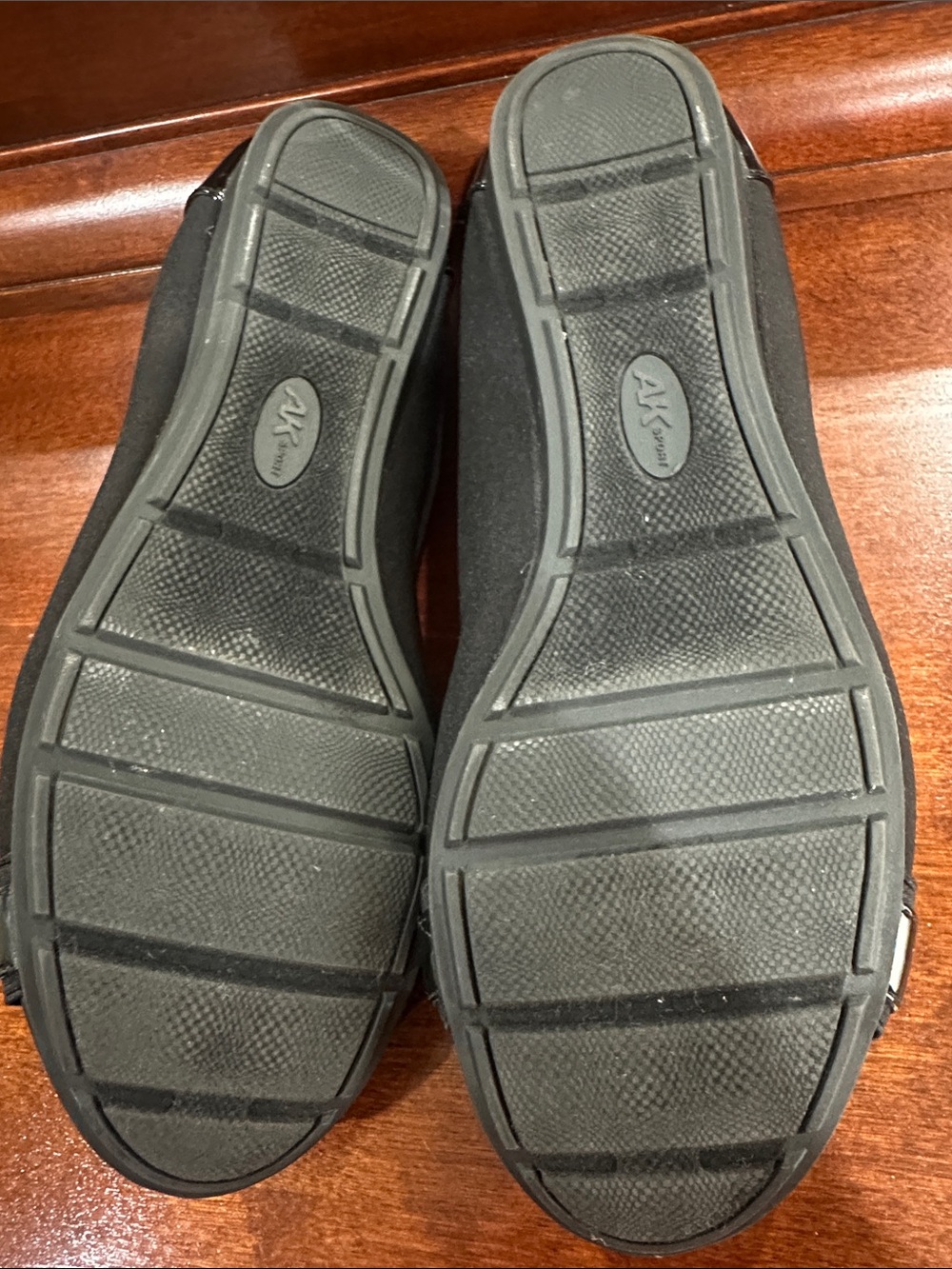 Anne Klein Women's Black Patent Cap-Toe Flats - Picture 14 of 16